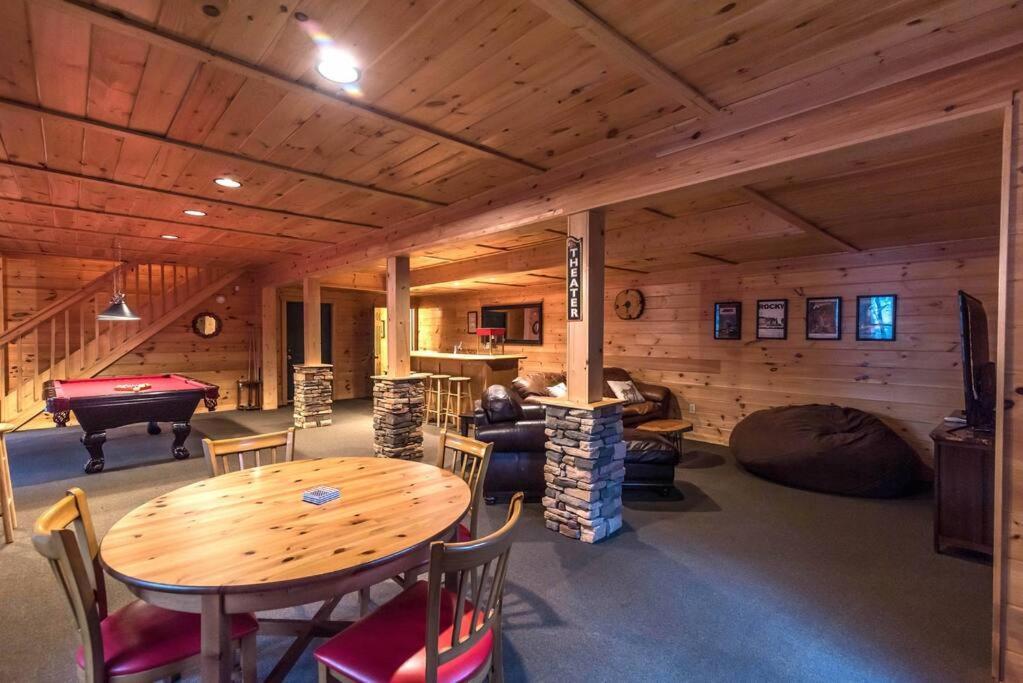 Private Creekside Cabin+Hot Tub,Pool Table, & Pets Ellijay Luaran gambar