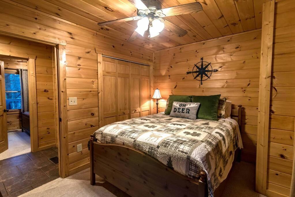 Private Creekside Cabin+Hot Tub,Pool Table, & Pets Ellijay Luaran gambar