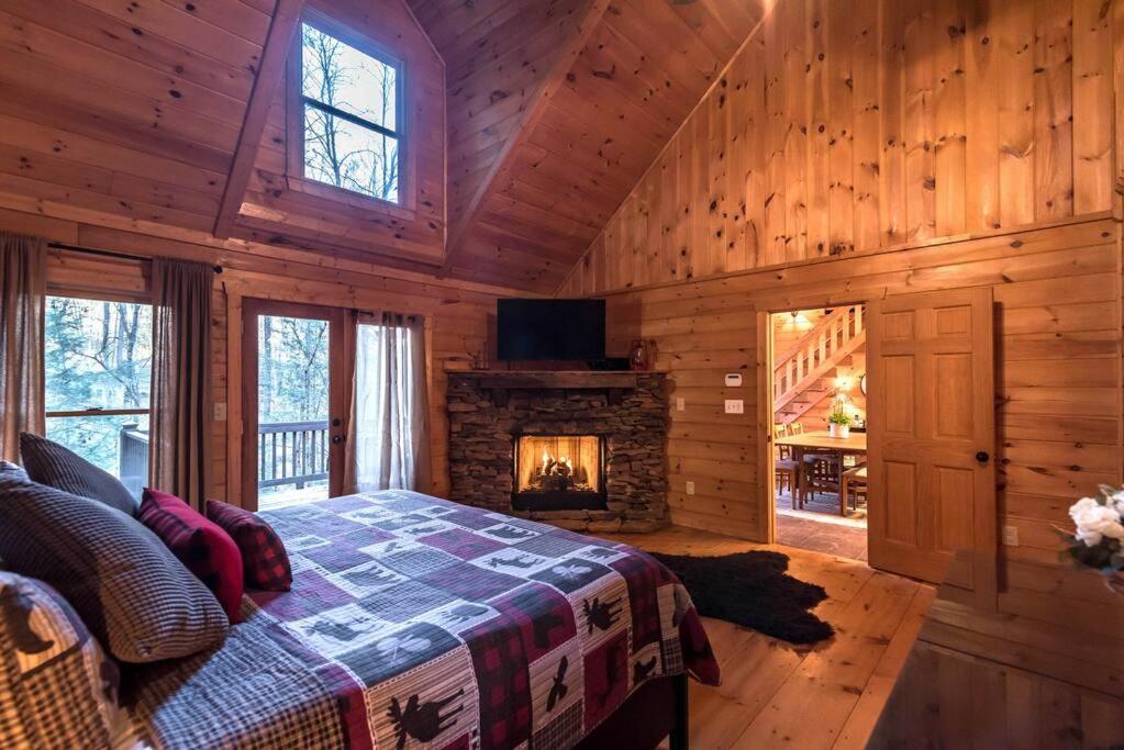 Private Creekside Cabin+Hot Tub,Pool Table, & Pets Ellijay Luaran gambar
