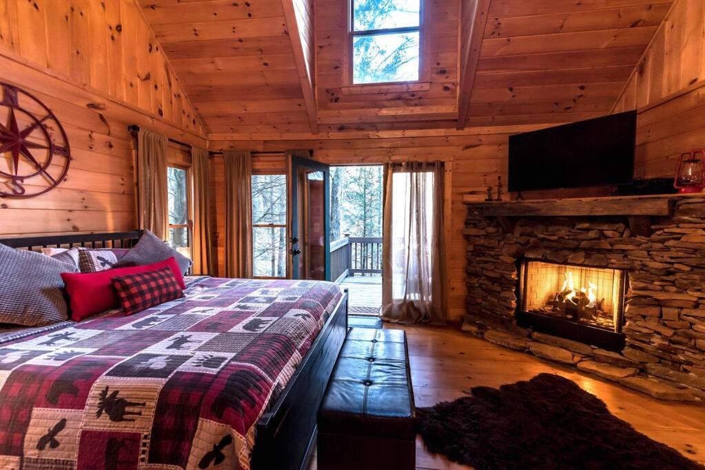 Private Creekside Cabin+Hot Tub,Pool Table, & Pets Ellijay Luaran gambar