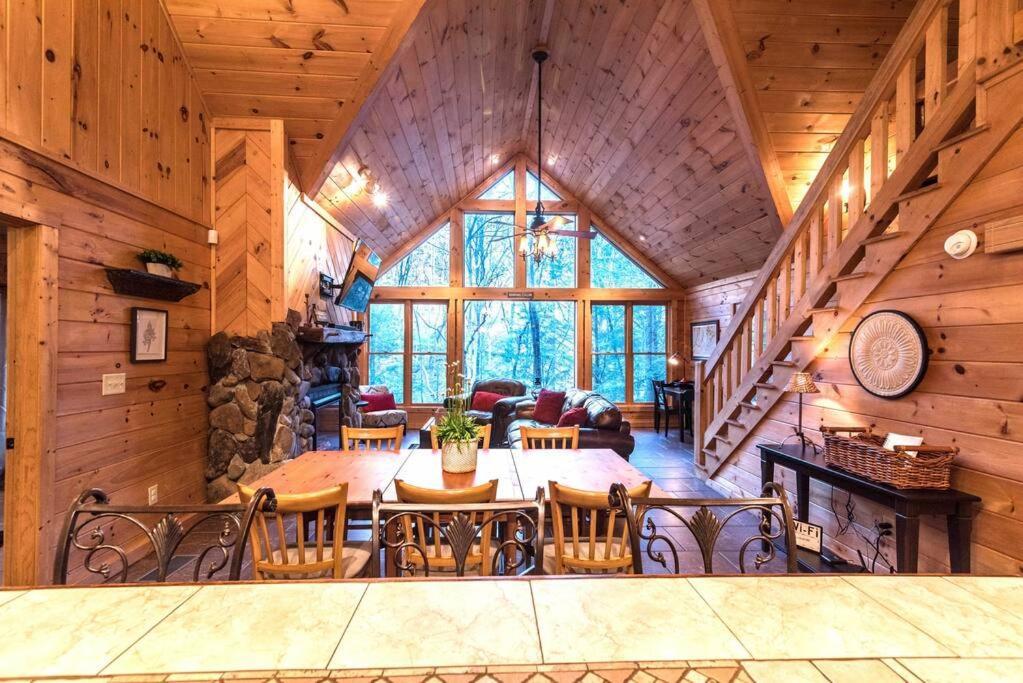 Private Creekside Cabin+Hot Tub,Pool Table, & Pets Ellijay Luaran gambar