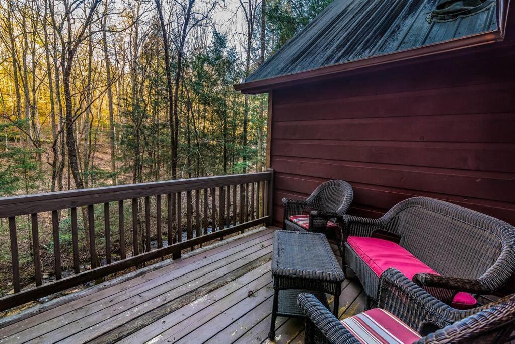 Private Creekside Cabin+Hot Tub,Pool Table, & Pets Ellijay Luaran gambar