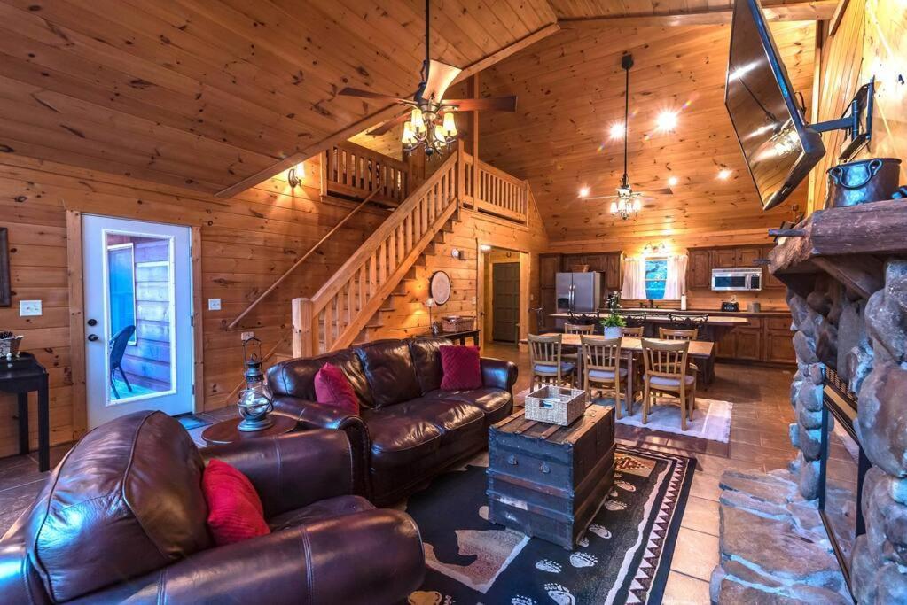 Private Creekside Cabin+Hot Tub,Pool Table, & Pets Ellijay Luaran gambar